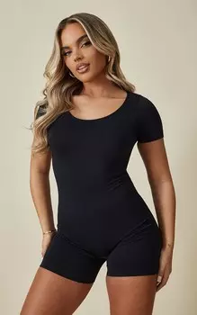 PrettyLittleThing Черный структурированный комбинезон в рубчик с овальным вырезом и короткими рукавами