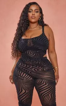 PrettyLittleThing Черный укороченный топ Plus Plus Devore