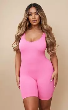 PrettyLittleThing Форма: ярко-розовый комбинезон в рубчик с овальным вырезом