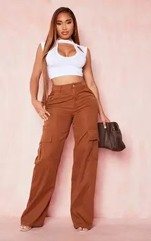 PrettyLittleThing Форма темно-коричневые широкие брюки карго с пряжкой