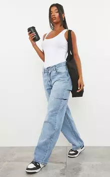 PrettyLittleThing Голубые мешковатые джинсы-бойфренды с заниженной талией и разрезом до бедра с асимметричным поясом