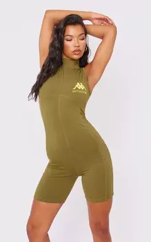 PrettyLittleThing Kappa Хаки Комбинезон на молнии с воротником-борцовкой и принтом