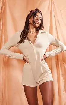 PrettyLittleThing Комбинезон с воротником на пуговицах и каменным полотенцем