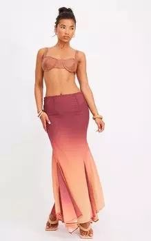 PrettyLittleThing Коричневая длинная юбка из шифона с носовым платком и принтом омбре