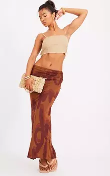 PrettyLittleThing Коричневая длинная юбка в сеточку на подкладке с текстовым принтом