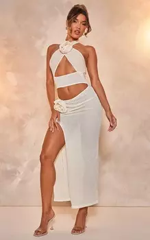 PrettyLittleThing Кремовое трикотажное платье миди с вырезом халтер и розами
