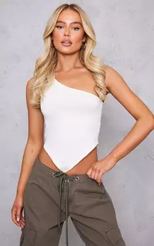 PrettyLittleThing Кремовый обтягивающий топ с заостренным подолом