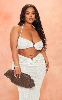 PrettyLittleThing Кремовый вязаный укороченный топ с воротником-халтер и кольцом