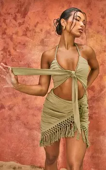 PrettyLittleThing Льняное облегающее платье цвета хаки с завязкой на груди и кольцом, отделкой кисточками