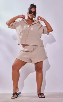 PrettyLittleThing Летящие шорты Plus с фактурной льняной текстурой