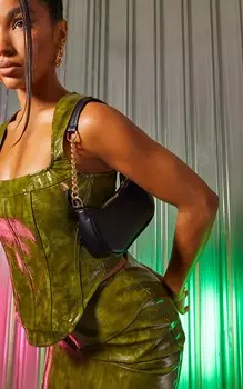 PrettyLittleThing Мини-сумка на плечо с цепочкой из черного золота