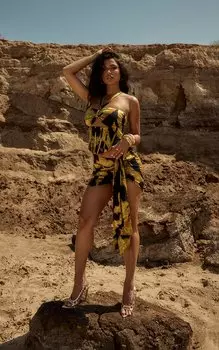 PrettyLittleThing Мини-юбка из шифона с многоцветной этикеткой и драпировкой и складками