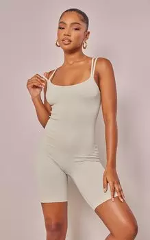 PrettyLittleThing Мятный структурированный комбинезон в рубчик с двумя бретелями