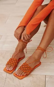 PrettyLittleThing Оранжевые сандалии на плоской подошве из искусственной кожи с квадратным носком и шнуровкой