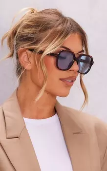 PrettyLittleThing Оранжевые солнцезащитные очки-авиаторы с металлической полоской в синей череповой оправе