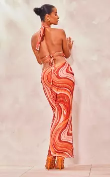 PrettyLittleThing Платье мидакси с разноцветным абстрактным принтом и сетчатым капюшоном с завязкой на спине