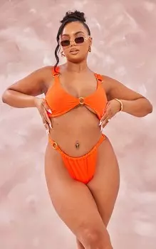 PrettyLittleThing Плавки бикини со сборками и оранжевыми кольцами Plus