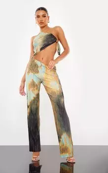 PrettyLittleThing Плиссированный комбинезон на одно плечо с размытым абстрактным принтом и вырезами