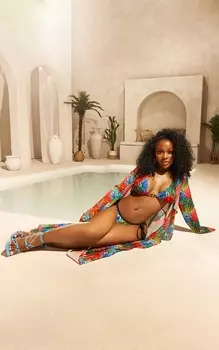 PrettyLittleThing Пляжное кимоно с оборками и принтом Red Lotus