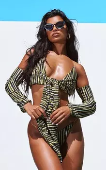 PrettyLittleThing Пляжный топ с плиссированной отделкой и золотистыми контрастными полосками