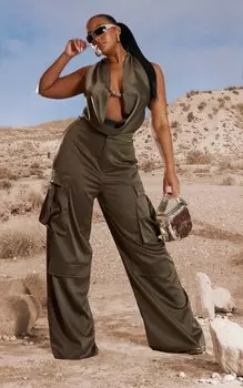 PrettyLittleThing Плюс Атласные брюки карго цвета хаки