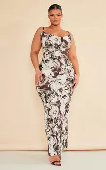 PrettyLittleThing Плюс Коричневое платье-макси с плиссированным вырезом и воротником-хомутом с цветочным принтом