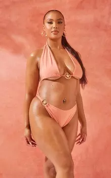 PrettyLittleThing Плюс размер бикини с треугольными чашечками и высокой вершиной спереди с кольцом Clay