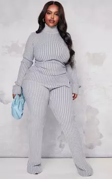 PrettyLittleThing Плюс серые трикотажные брюки в рубчик
