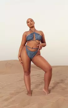 PrettyLittleThing Плюс синие плавки бикини с контрастной текстурой в рубчик и уплотнительными кольцами на бретелях