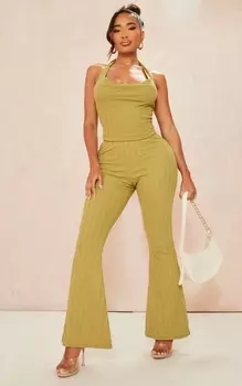 PrettyLittleThing Расклешенные брюки с завышенной талией в оливковую рубчиковую форму