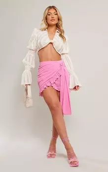 PrettyLittleThing Розовая мини-юбка из сетки с запахом и оборками