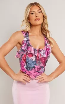 PrettyLittleThing Розовый плетеный топ на бретельках с перекрестной спинкой и оборкой с цветочным принтом