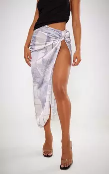 PrettyLittleThing Серая атласная юбка мидакси с узлом сбоку с принтом