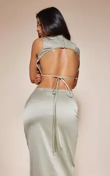 PrettyLittleThing Серо-коричневый атласный укороченный топ с открытой спиной и завязками на талии