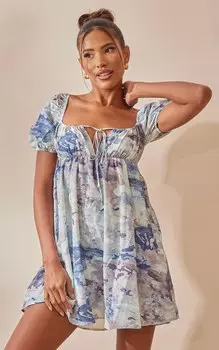 PrettyLittleThing Серое платье прямого кроя со сборками и бюстом с абстрактным принтом