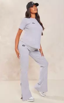 PrettyLittleThing Серые брюки для беременных с логотипом и разрезом по низу