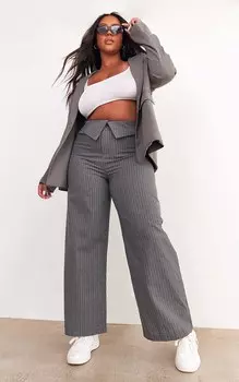 PrettyLittleThing Серые брюки в тонкую полоску с отложными деталями, строгого кроя