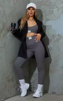 PrettyLittleThing Серые леггинсы в рубчик нового сезона со значком голубя