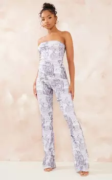 PrettyLittleThing Серые прямые брюки из эластичной ткани с принтом Renaissance