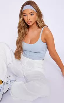 PrettyLittleThing Сине-серый удлиненный жилет в рубчик с бретелями