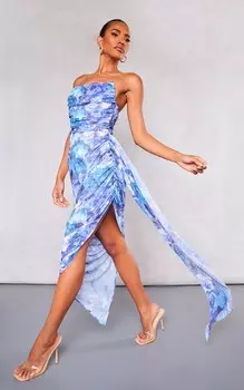 PrettyLittleThing Синее шифоновое платье-бандо со сборками и драпировкой мидакси с цветочным принтом