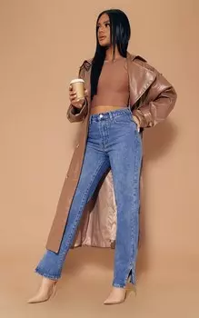 PrettyLittleThing Средне-синие джинсы L30 из денима с разрезом подол