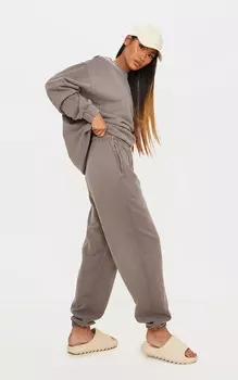 PrettyLittleThing Стираные джоггеры цвета мокко