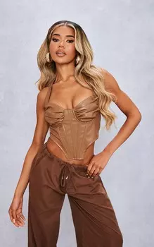 PrettyLittleThing Светло-коричневый топ из искусственной кожи со сборками и бюстом с бретелькой на шее