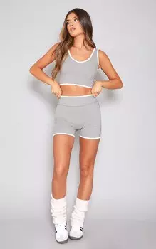PrettyLittleThing Светло-серые шорты с контрастной окантовкой и скульптурным силуэтом