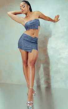 PrettyLittleThing Темно-серая мини-юбка-перекресток с эффектом потертости