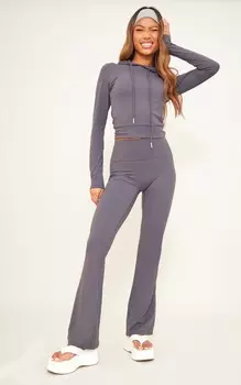 PrettyLittleThing Темно-серые спортивные брюки для йоги с высокой талией и расклешенной талией