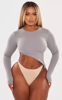 PrettyLittleThing Темно-серый асимметричный укороченный топ с длинными рукавами и скульптурной отделкой Shape