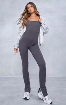 PrettyLittleThing Темно-серый комбинезон с длинными разрезами и скульптурными ремешками