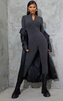 PrettyLittleThing Темно-серый комбинезон в рубчик с молнией спереди и вышивкой